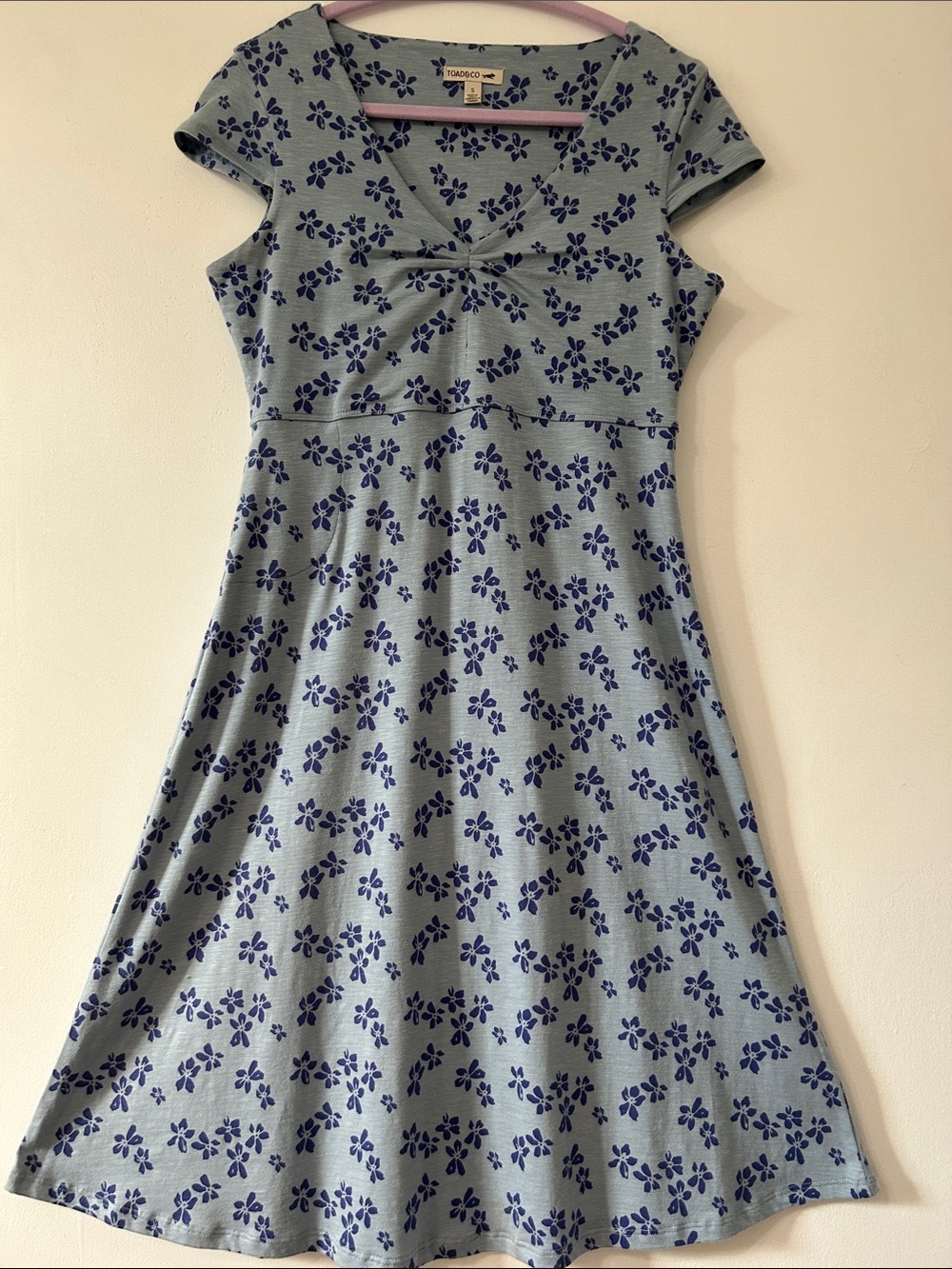 Toad&Co Rosemarie Dress Light Blue Floral Cap Sleeve Organic Cotton Midi Granola